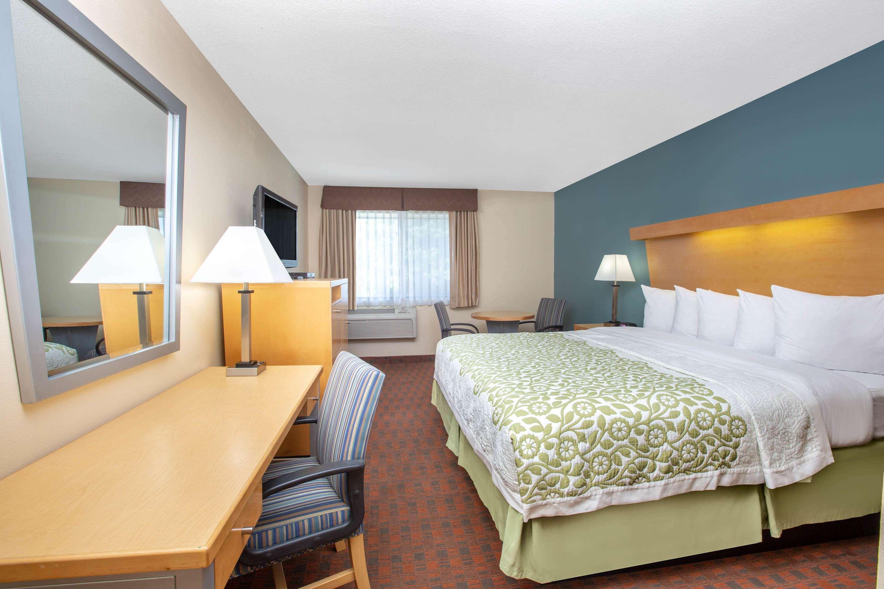 Days Inn By Wyndham Woodland Eksteriør bilde